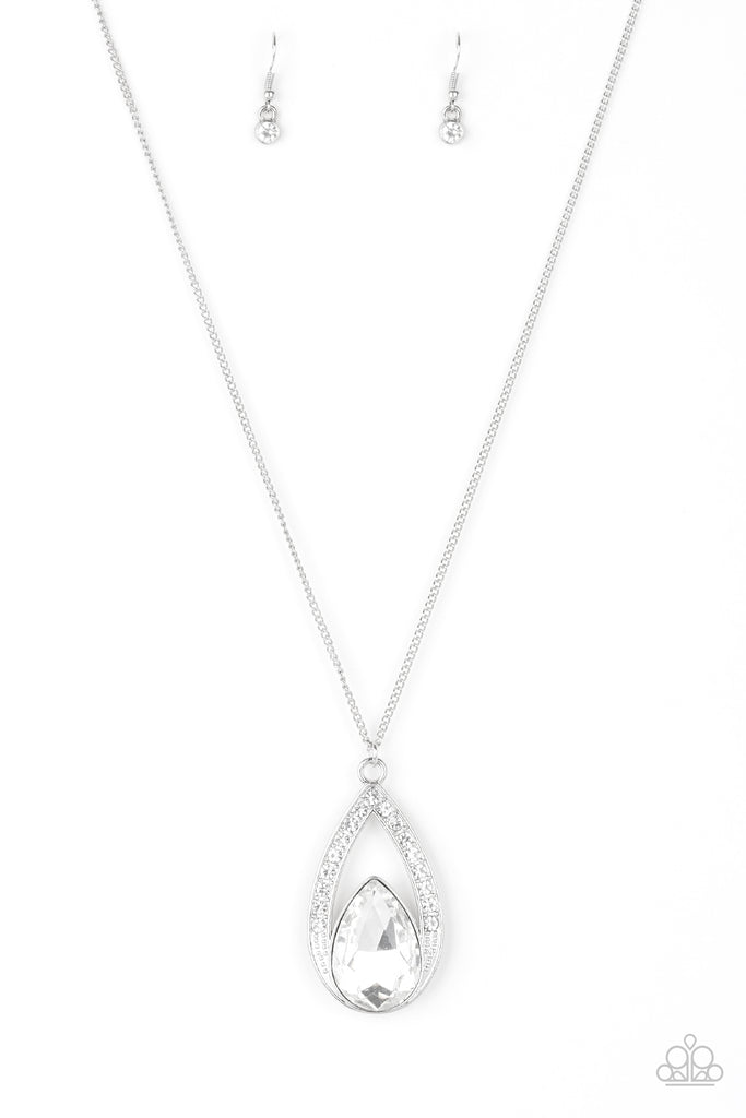 Notorious white necklace