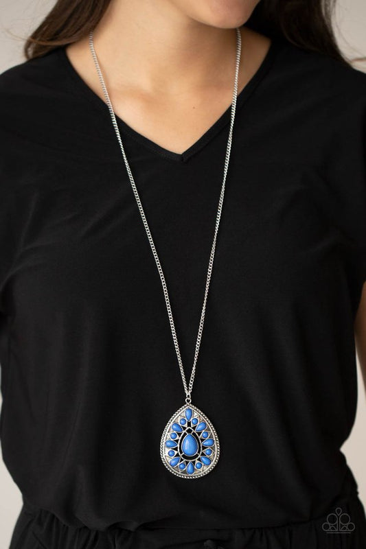 Retro blue necklace