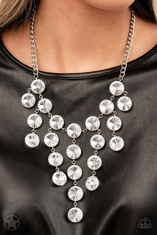Spotlight stunner necklace