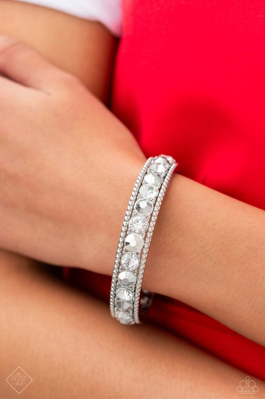 Polishing white bracelet