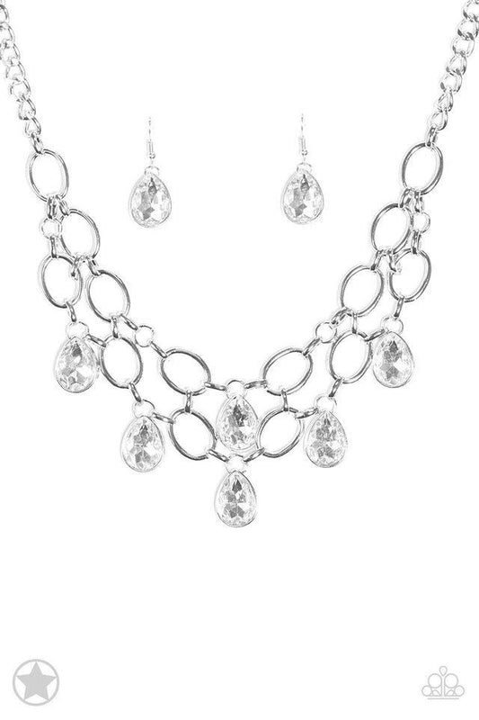 Show stopper silver necklace