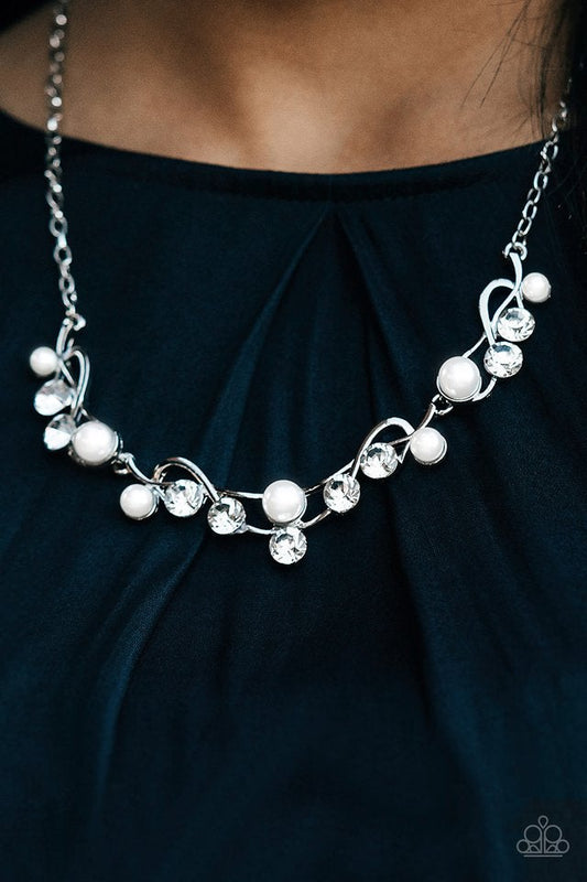 Tie the knot necklace